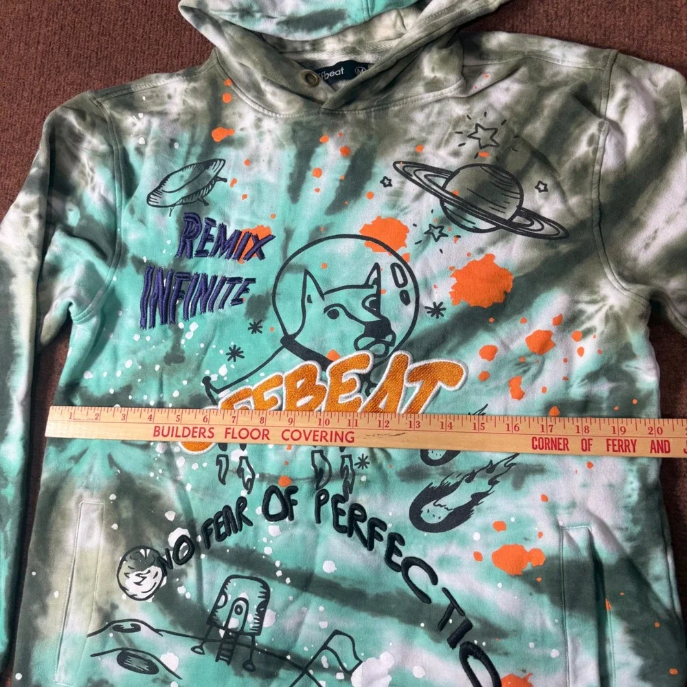 Offbeat graphic hoodie